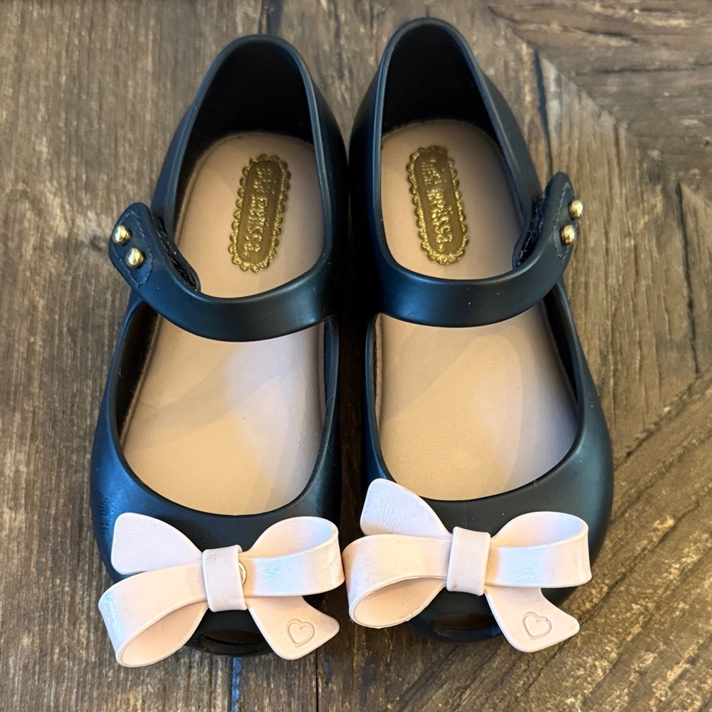 Mini Melissa Black Dress Shoes with Cream Bow